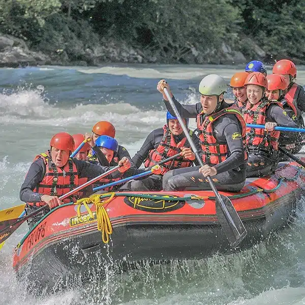 actividades en aguas bravas cerca de lourdes cta